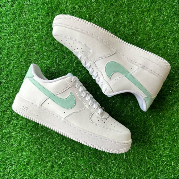 ✨New✨Nike Air Force 1 ‘07 White / Jade Ice - Picture 2 of 8